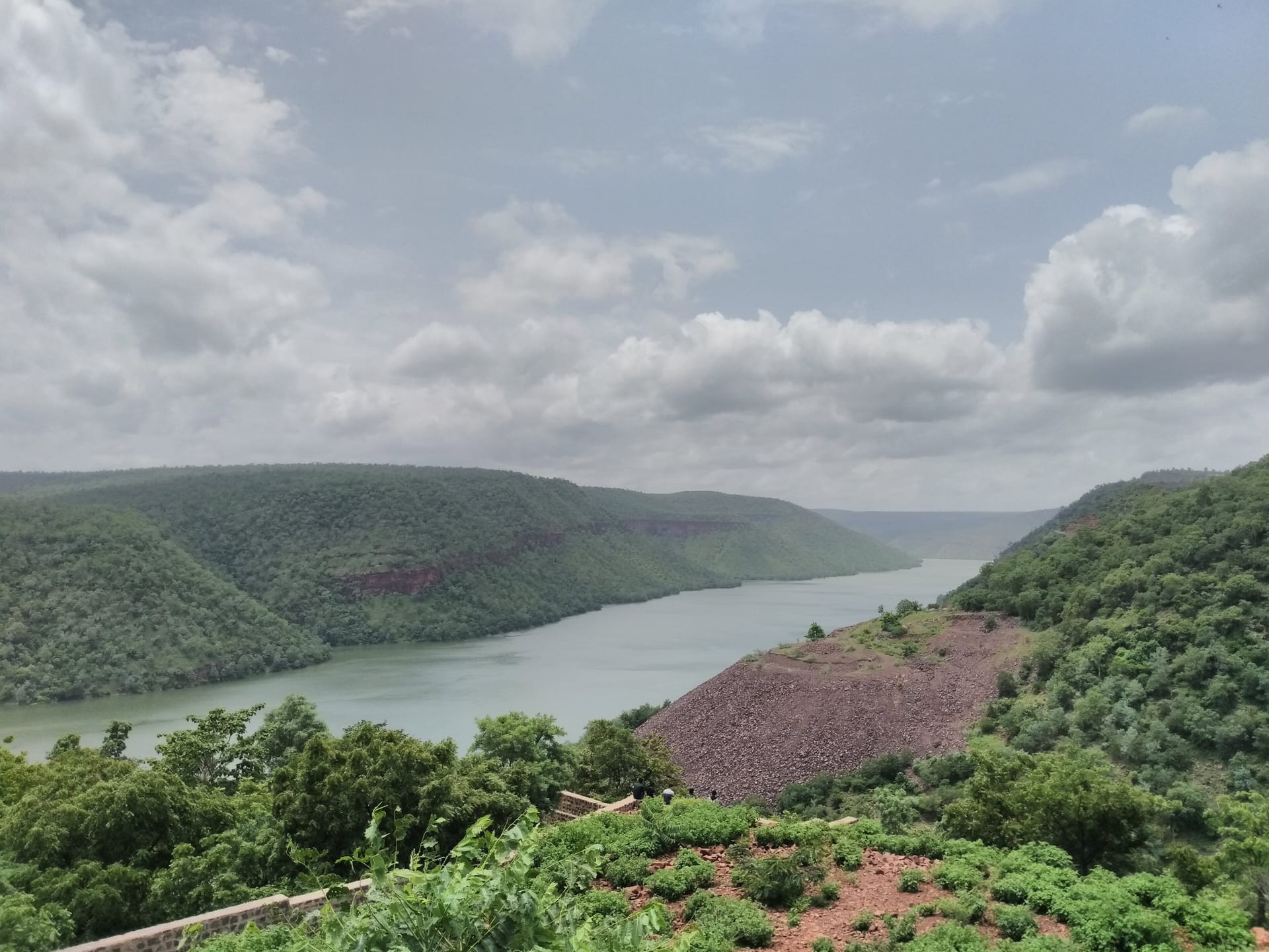 ಆಲಮಟ್ಟಿ ಜಲಾಶಯದಲ್ಲಿ ಕೇವಲ 9 ಟಿಎಂಸಿ ನೀರು; ವಿಜಯಪುರ-ಬಾಗಲಕೋಟೆಗೆ ಆತಂಕ